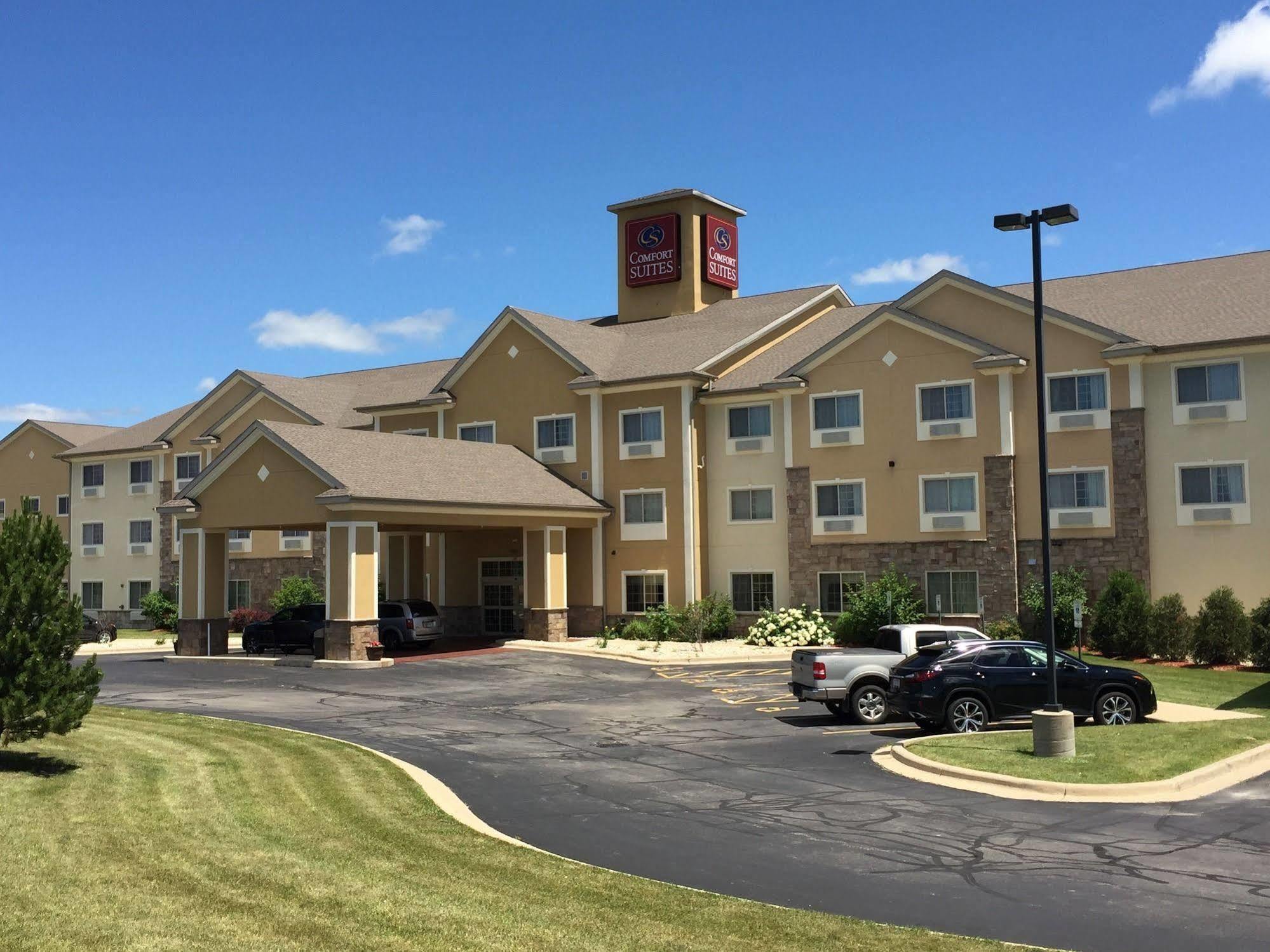Comfort Suites Johnson Creek Conference Center Exterior foto